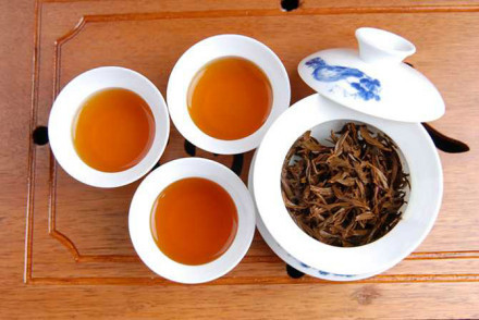Jin Junmei caja de regalo enlatada de 80 g de té Wuyi flor de montaña de semillas pequeñas fábrica de té Lianyun mayorista