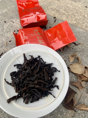 Temperatura de elaboración de 100 ° C que revela la esencia frutífera del té Pu Erh envejecido