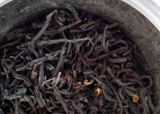 2 años de vida útil Pequeñas semillas Lianyun té negro con aroma a frutas